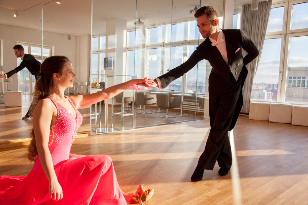 Yourballroom.dance dancecouple